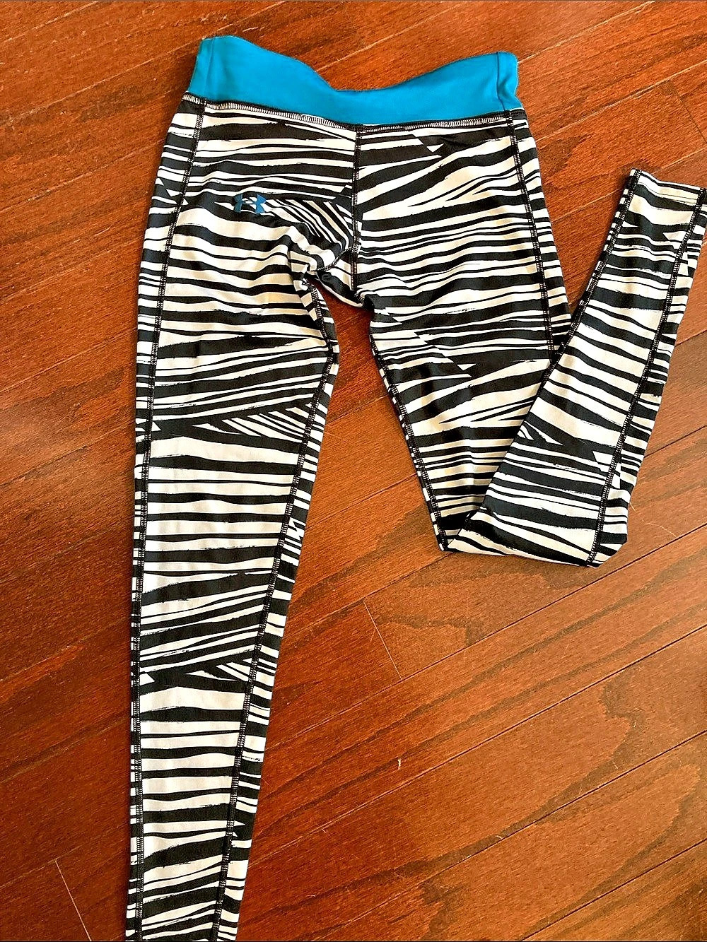 Under Armour ColdGear Fitted Zebra Print Leggings XS